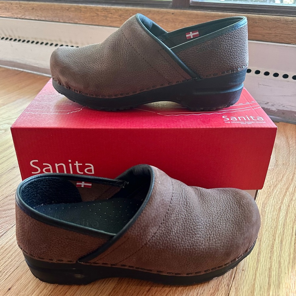 Sanita Pro Textured Oil Clog 37